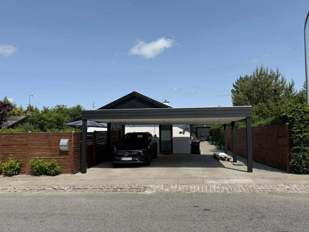 Nybygget dobbelt carport